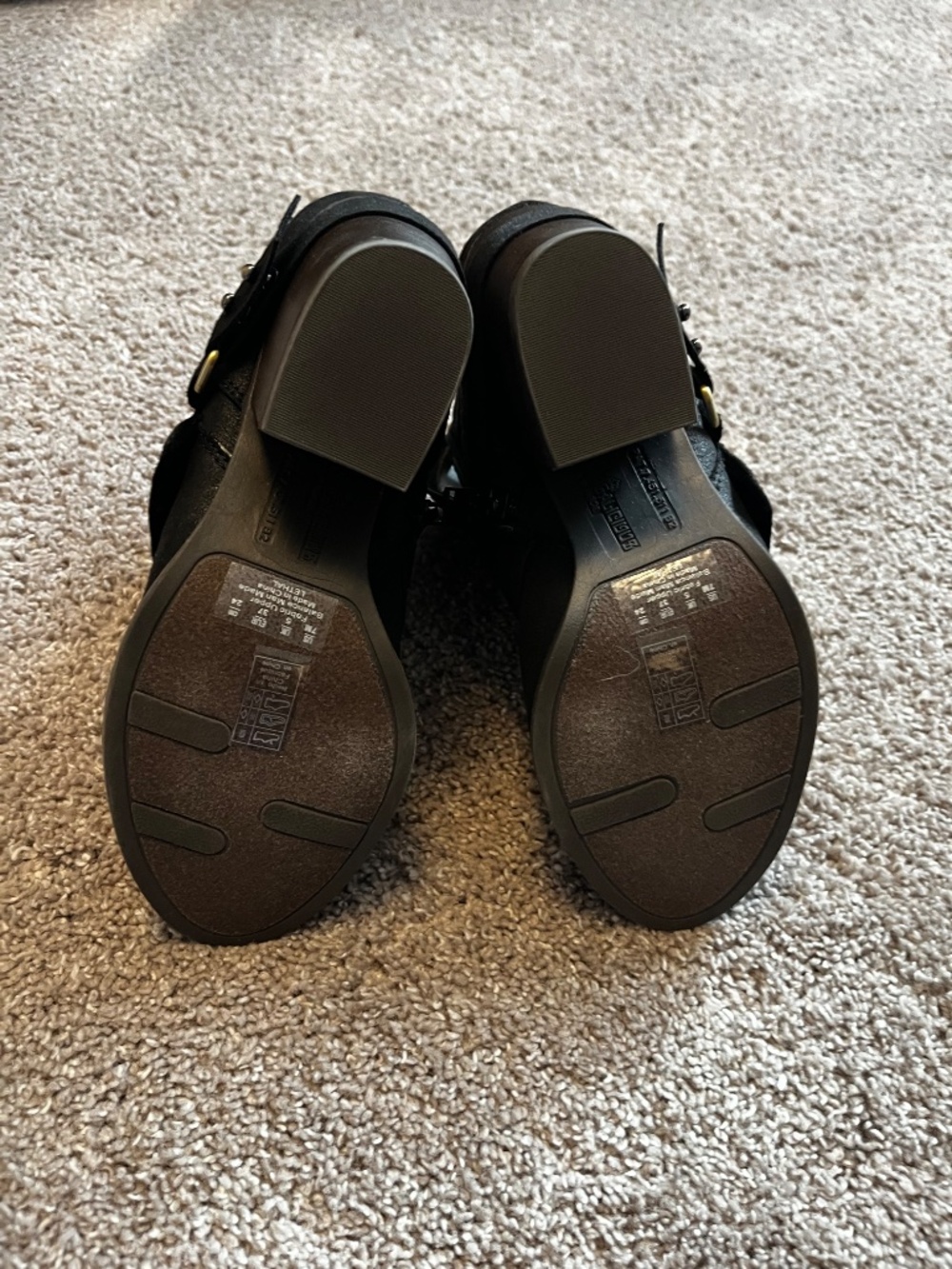 Heeled booties - Picture 2 of 3